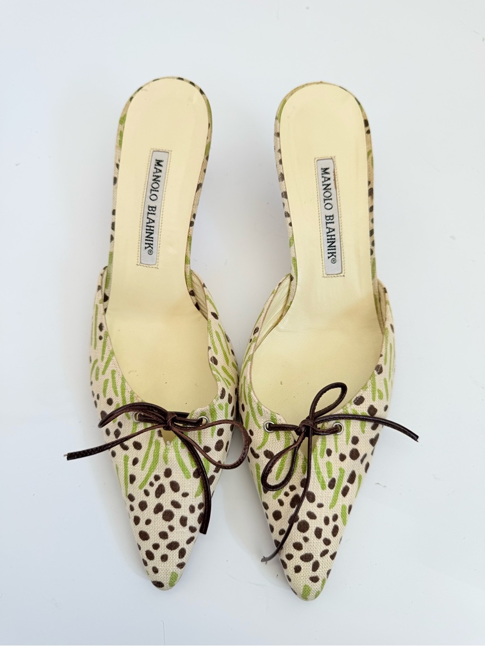Vintage Manolo Blahnik Printed Bow Canvas Pointed Toe Kitten Heel Mules 38 - Picture 2 of 9